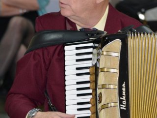 Spotkanie sąsiedzkie zespołów i mieszkańców w Dereźni