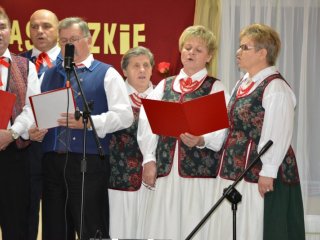 Spotkanie sąsiedzkie zespołów i mieszkańców w Dereźni