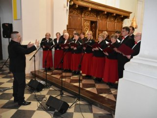 Chór z Korytkowa Dużego i Męski Zespół Śpiewaczy z Bukowej na Św. Krzyżu