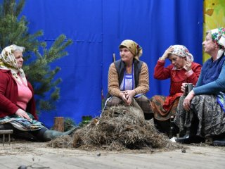 Teatralne spotkanie grup obrzędowych w Starym Dzikowie