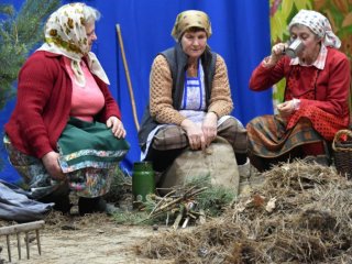 Teatralne spotkanie grup obrzędowych w Starym Dzikowie