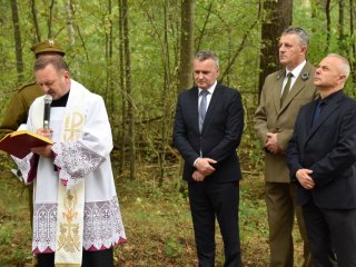 Odsłonięcie i poświęcenie tablicy na Rapach Bojarskich 