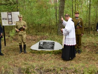 Odsłonięcie i poświęcenie tablicy na Rapach Bojarskich 