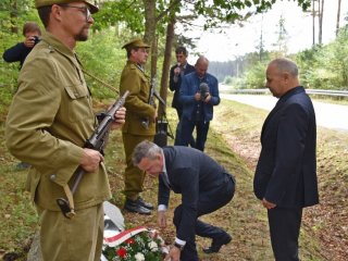 Odsłonięcie i poświęcenie tablicy na Rapach Bojarskich 