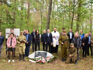 Odsłonięcie i poświęcenie tablicy na Rapach Bojarskich 