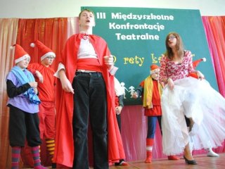 III Międzyszkolne Konfrontacje Teatralne "O rety, kabarety" w Smólsku