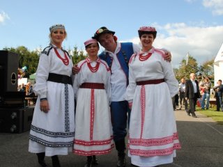 Zespoły z Gminy Biłgoraj na Dożynkach Gminno-Parafialnych w Nowym Lublińcu