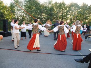 Zespoły z Gminy Biłgoraj na Dożynkach Gminno-Parafialnych w Nowym Lublińcu