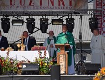 Zespół "ZORZA" z Dereźni na Dożynkach Powiatowych w Obszy