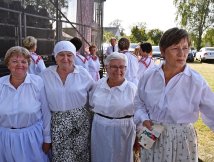 Zespół "ZORZA" z Dereźni na Dożynkach Powiatowych w Obszy