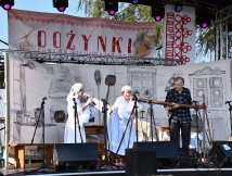 Zespół "ZORZA" z Dereźni na Dożynkach Powiatowych w Obszy